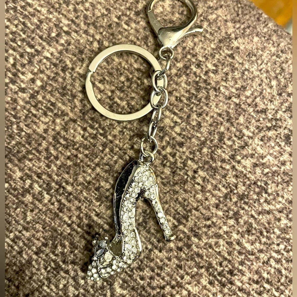Shoe Purse Charm/Keychain in Silvertone with Rhinestones. New in Package.